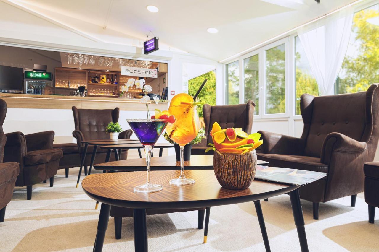 Martoni Resort & Restaurant Szigetszentmarton Bagian luar foto