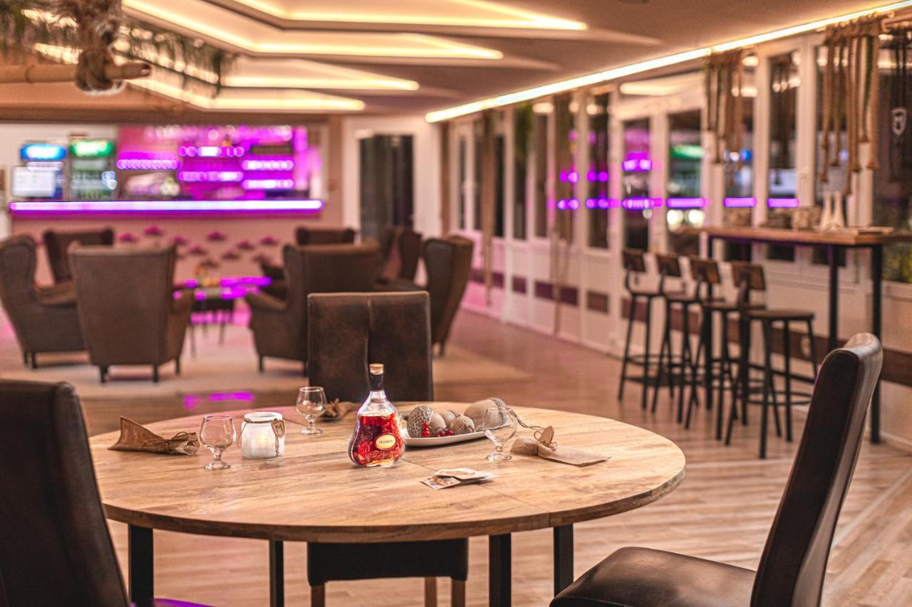 Martoni Resort & Restaurant Szigetszentmarton Bagian luar foto